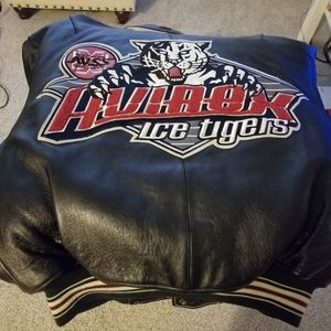 A vintage leather Avirex Jacket Mens size medium